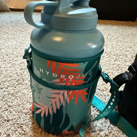 Bundle of 2 HydroJugs and accessories - Picture 4 of 9